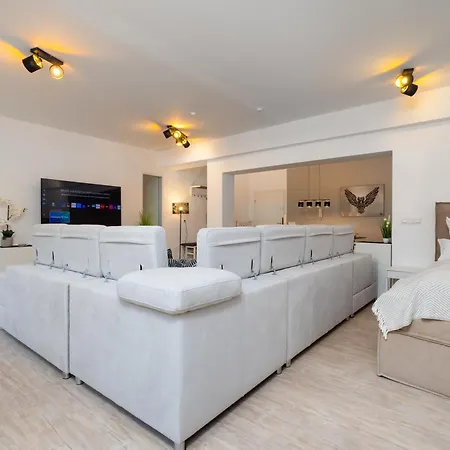 Lägenhet Primero City-loftdomizil I 84qm Innenstadt Rathaus I Gemeinschaftsterrasse 6 P *